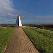 Midsummer Boulevard Light Pyramid