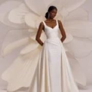 Diagonal Waist on Detachable Overskirt