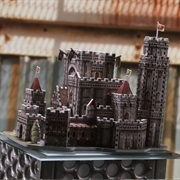 S32.E10: Fencing Masks; Books; Ocean Drone Transformers