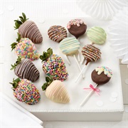 Pastel Belgian Chocolate Covered Strawberries & Nibblers Cookie Pop Combo