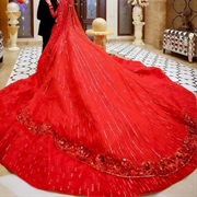 Metallic Thread Decoration on Train