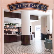 Le Petit Café