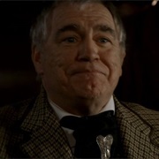 S3.E9: Amateur Night