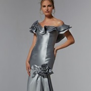 Off-Shoulder Neckline of Rippled Ruffles