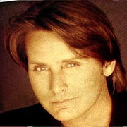 S19.E18: Emilio Estevez/Pearl Jam