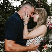 Taylor Swift Gets Engaged