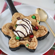 Holiday M&M Cookie Sundae (Holiday Yum N' M's Cookie Sundae)