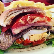 Chivito Canadiense