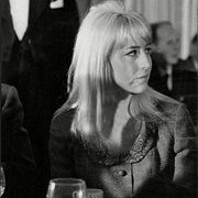 Sorry Girls, He's Married (Halineblackhallow)