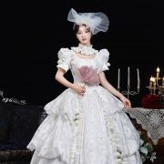 Detached Ruffle Collar Around Neck