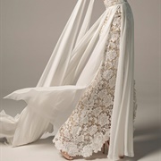 Overskirt Hanging in Flowy, Split Panels