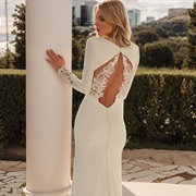 Keyhole With Lace Strips Inside