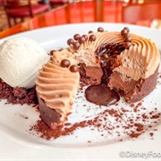 Gateau Aux 3 Chocolats, Glace a La Vanille