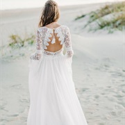 Keyhole Back With Tassel Decor