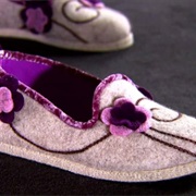 S20.E6: Tissues/Travel Trailers/Slippers/Motorcycle Helmets