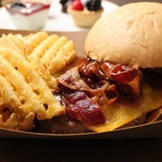 Hanna's Bacon Cheddar Cheeseburger