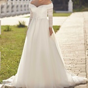 Bardot Neckline With Off-Shoulder Long Sleeves