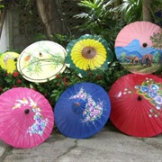 S21.E7: Paper Umbrellas, Coal, Aircraft Seats, Urns