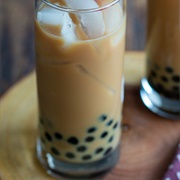 English Breakfast Boba Tea With Kiwi Boba