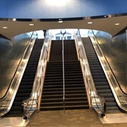 Use an Airport Escelator