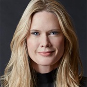 Stephanie March