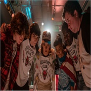 Stranger Things: "Chapter One: The Hellfire Club" (S4,E1)