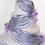 Fabric-Look Fondant Decoration