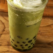Matcha Boba Tea With Mango Boba