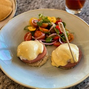 Floridian-Style Eggs Benedict