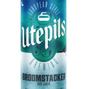 Utepils Broomstacker
