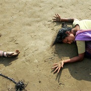 An Indian Woman Mourns a Relative Killed in the Tsunami in Cuddalore (Arko Dutta)