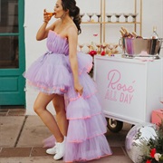 Contrasting Color Edge Around Each Tier