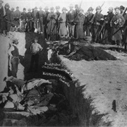 Burial of the Dead of the Battle of Wounded Knee (George Trager)