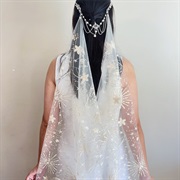Draped Hair Chain Veil