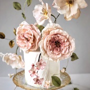 Wedding Cake With Oversized Flowers