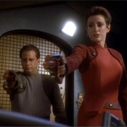 S1.E18: Dramatis Personae