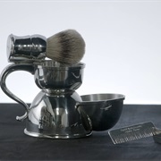 S32.E12: Motorcycle Goggles; Handbuilt Jukeboxes; Vacuum Excavators; Shaving Sets