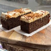 Sticky Toffee Biscoff Slice