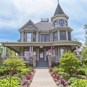 Cherry Tree Inn, Woodstock, IL