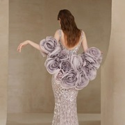 Wrap Made of 3D Flowers