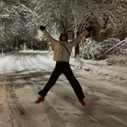 It's Freezing - Jasmine Kelly