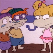 S2.E9: No Bones About It/Beach Blanket Babies