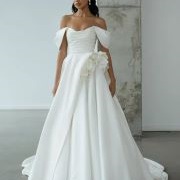 3D Flowers Curved Over One Hip