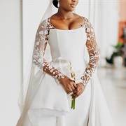 Rounded Neck (Bustline, Sleeves Form Circle)