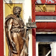 Vauxhall Bridge's Miniature St. Paul's Cathedral