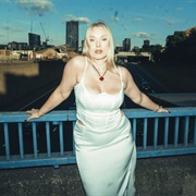 Elīza Legzdiņa (Queer, She/Her)