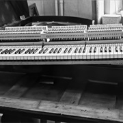 S24.E10: Plasma Gems, Special Effects Snow, Piano Restoration