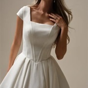 V-Shaped Seams on Bodice