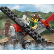 7422 Red Eagle (Adventurers, 2003)