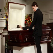 Young Sheldon: "Funeral" (S7,E13)